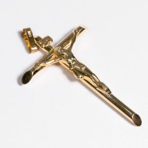 Dije de cruz con Cristo